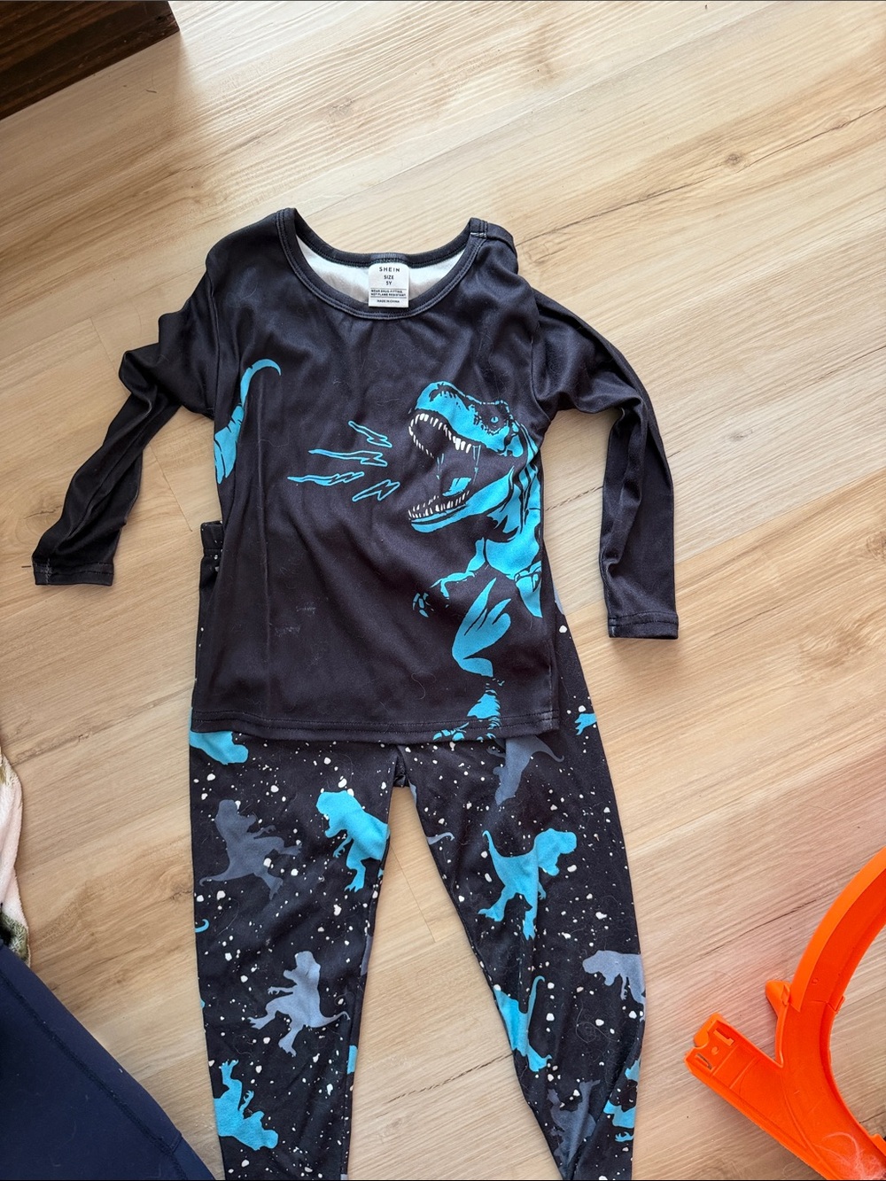 SHEIN Black and Teal Dinosaur Kids Pajama Set